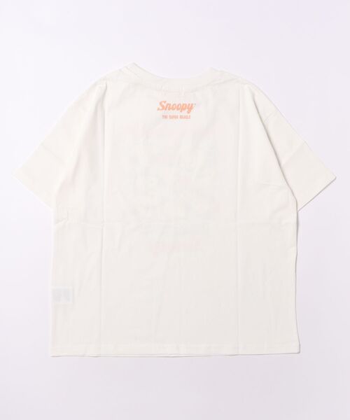 Honeys(ハニーズ)の「スヌーピー/Tシャツ(Tシャツ/カットソー・キッズ・オートミール/スミクロ/モカ/ピンク/オフホワイト・150cm/L/LL/M/S)」の6枚目の写真