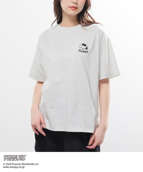 Honeys(ハニーズ)の「スヌーピー/Tシャツ(Tシャツ/カットソー・キッズ・オートミール/スミクロ/モカ/ピンク/オフホワイト・150cm/L/LL/M/S)」の16枚目の写真