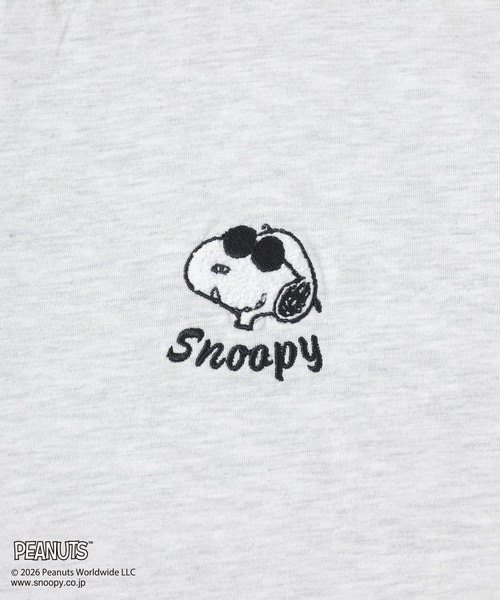 Honeys(ハニーズ)の「スヌーピー/Tシャツ(Tシャツ/カットソー・キッズ・オートミール/スミクロ/モカ/ピンク/オフホワイト・150cm/L/LL/M/S)」の12枚目の写真