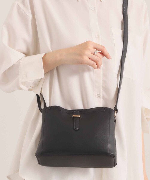 ITS'DEMO（イッツデモ）の「＜かるバッグ＞横型ミニショルダー（ショルダーバッグ・レディース・ブラック/アイボリー/ベージュ・00）」の2枚目の写真