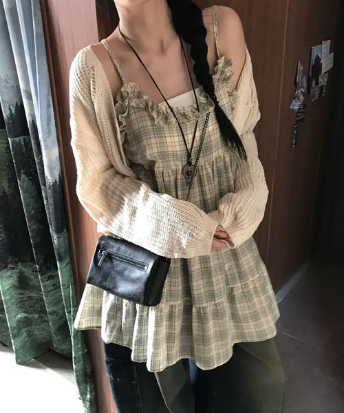 VIVID LADY(ビビッドレディー)の「チェック フリル キャミソールワンピース(ワンピース・レディース・イエロー/ピンク・FREE)」の14枚目の写真
