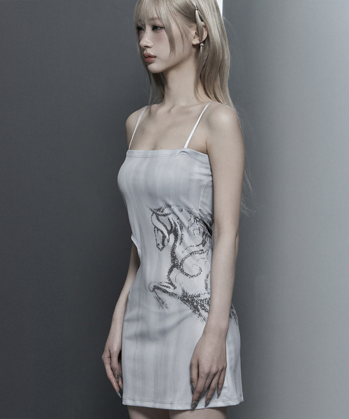 ETRE AU SOMMET(エトレオソメ)の「Side Cut-Out Mini One-Piece (White)(ワンピース・レディース・ホワイト・1/2)」の8枚目の写真