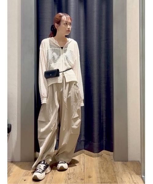 JEANASIS（ジーナシス）の「レースシアーZIPパーカーブルゾン/661793（パーカー・レディース・ライトブルー/ブラック/ホワイト・FREE）」の8枚目の写真