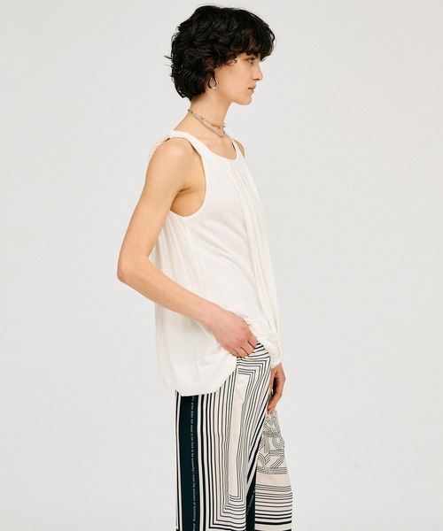 PRANK PROJECT(プランクプロジェクト)の「【2026Summer Pre-Order】ツイストショルダードレープトップ / Twist Shoulder Drape Top(Tシャツ/カットソー・レディース・ホワイト/グレー/ブラック・FREE)」の9枚目の写真