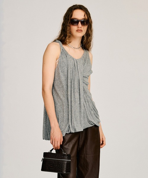 PRANK PROJECT(プランクプロジェクト)の「ツイストショルダードレープトップ / Twist Shoulder Drape Top(Tシャツ/カットソー・レディース・ホワイト/グレー/ブラック・FREE)」の7枚目の写真