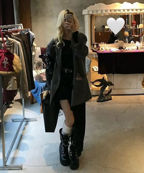 MILK ASH AND DOLLS(ミルク アッシュ アンド ドールズ)の「キャスケーディングレーススカート - ブラック(スカート・レディース・ブラック・SMALL/MEDIUM)」の8枚目の写真