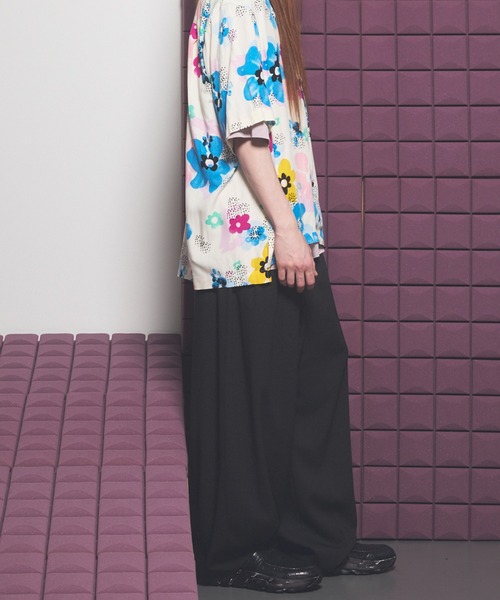 MAISON SPECIAL(メゾンスペシャル)の「《UNISEX》Dryamundsen Prime-Wide Three-tuck Balloon Pants/ドライアムンゼンプライムワイド3タックバルーンパンツ【MAISON SPECIAL/メゾンスペシャル】■セットアップ対応■(その他パンツ・メンズ・チャコールグレー/ブラック/アイボリー・2/1/0)」の4枚目の写真