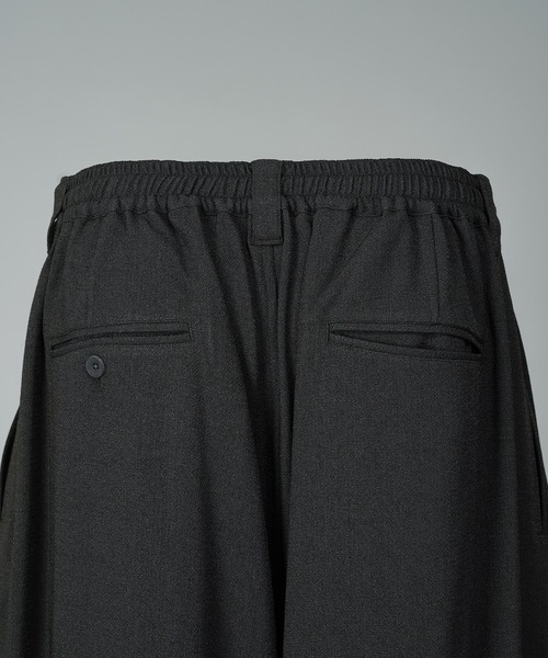 MAISON SPECIAL(メゾンスペシャル)の「《UNISEX》Dryamundsen Prime-Wide Three-tuck Balloon Pants/ドライアムンゼンプライムワイド3タックバルーンパンツ【MAISON SPECIAL/メゾンスペシャル】■セットアップ対応■(その他パンツ・メンズ・チャコールグレー/ブラック/アイボリー・2/1/0)」の13枚目の写真