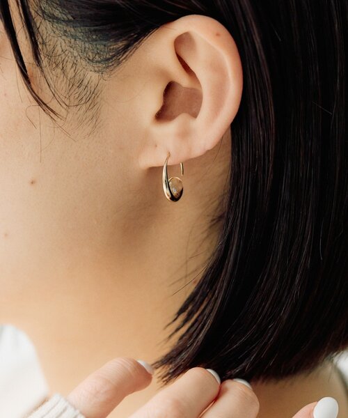 ear PAPILLONNER(イアパピヨネ)の「グラデクレイドルピアス(ピアス(両耳用)・レディース・ピンク・FREE)」の5枚目の写真