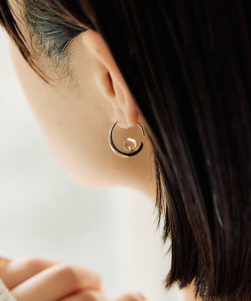 ear PAPILLONNER(イアパピヨネ)の「グラデクレイドルピアス(ピアス(両耳用)・レディース・ピンク・FREE)」の6枚目の写真