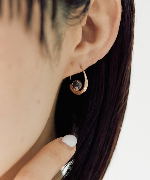 ear PAPILLONNER(イアパピヨネ)の「グラデクレイドルピアス(ピアス(両耳用)・レディース・ピンク・FREE)」の8枚目の写真