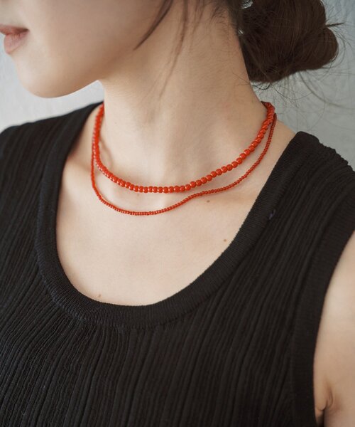 SHENERY(シーナリー)の「ガラス/オニキスビーズネックレス4mm(ネックレス・レディース・レッド・FREE)」の1枚目の写真