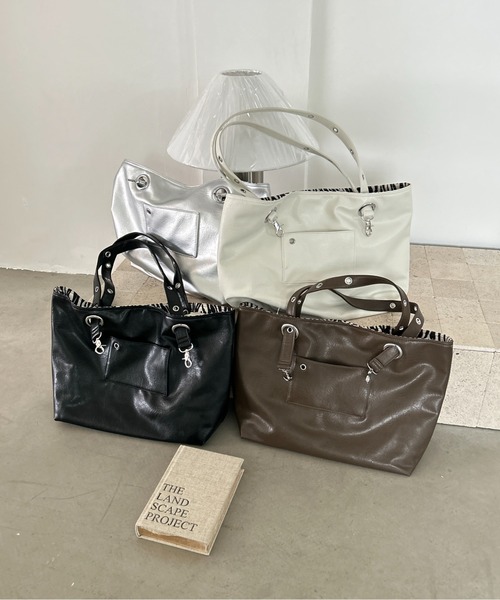 FINEnough(ファインナフ)の「リバーシブルハトメ使いトートバッグ(ショルダーバッグ・レディース・ホワイト/シルバー/ブラック/ブラウン・FREE)」の8枚目の写真