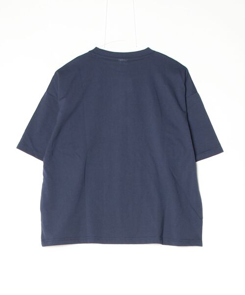 sanrio(サンリオ)の「【SANRIO/サンリオ】キャラクタープリント 半袖WIDEシルエットTシャツ(HELLO KITTY/ハローキティ)(Tシャツ/カットソー・レディース・オフホワイト/ブラック/ライトピンク/ネイビー・MEDIUM/LARGE)」の5枚目の写真