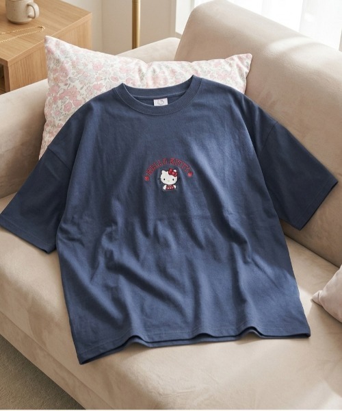 sanrio(サンリオ)の「【SANRIO/サンリオ】キャラクタープリント 半袖WIDEシルエットTシャツ(HELLO KITTY/ハローキティ)(Tシャツ/カットソー・レディース・オフホワイト/ブラック/ライトピンク/ネイビー・MEDIUM/LARGE)」の3枚目の写真