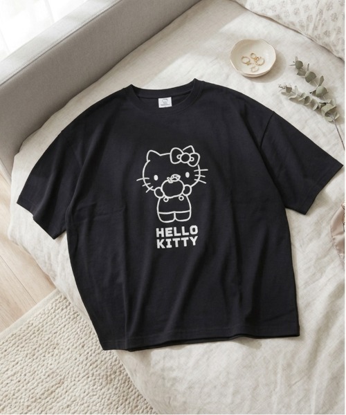 sanrio(サンリオ)の「【SANRIO/サンリオ】キャラクタープリント 半袖WIDEシルエットTシャツ(HELLO KITTY/ハローキティ)(Tシャツ/カットソー・レディース・オフホワイト/ブラック/ライトピンク/ネイビー・MEDIUM/LARGE)」の2枚目の写真