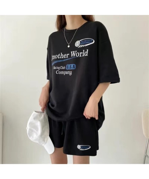 CHEER(チアー)の「RacingプリントTシャツ×ショートパンツSET(セットアップ・レディース・ライトグレー/ブラック/グレー・M)」の1枚目の写真