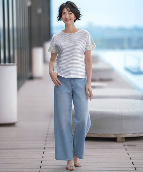 J.PRESS(ジェイプレス)の「【一枚で着映え・シーンレスに活躍】コットンスムース レースデザイン カットソー(Tシャツ/カットソー・レディース・ブラウン系/サックスブルー系/ホワイト系/ライトグレー系/ホワイト系1/ネイビー系・T15/T13)」の7枚目の写真
