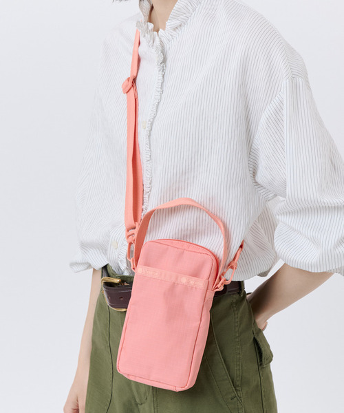 LeSportsac(レスポートサック)の「MINI PHONE CROSSBODY コーラルパンチ(ショルダーバッグ・レディース・ピンク・FREE)」の2枚目の写真