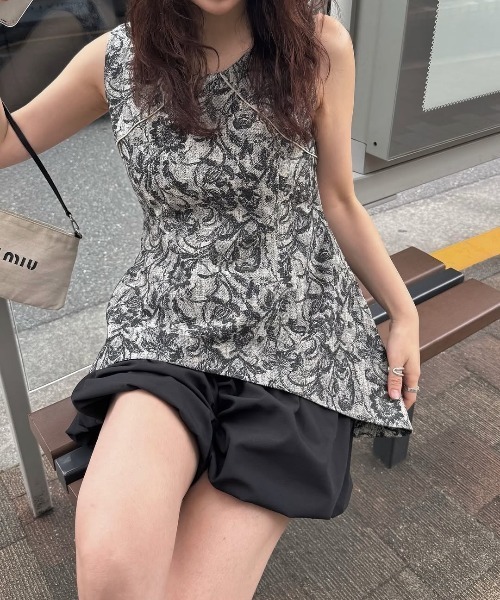 WILLFULLY(ウィルフリー)の「architectural jacquard piping sleeveless tops(Tシャツ/カットソー・レディース・ブルー系その他/ブラック/ナチュラル・FREE)」の15枚目の写真