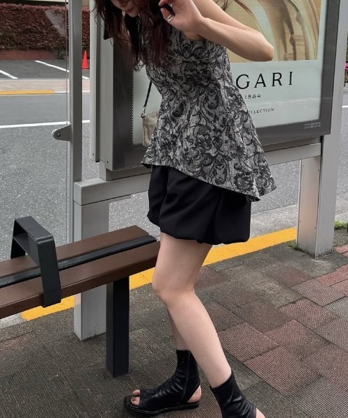 WILLFULLY(ウィルフリー)の「architectural jacquard piping sleeveless tops(Tシャツ/カットソー・レディース・ブルー系その他/ブラック/ナチュラル・FREE)」の8枚目の写真