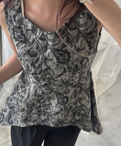 WILLFULLY(ウィルフリー)の「architectural jacquard piping sleeveless tops(Tシャツ/カットソー・レディース・ブルー系その他/ブラック/ナチュラル・FREE)」の9枚目の写真