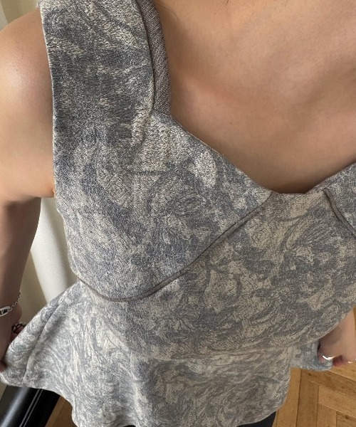 WILLFULLY(ウィルフリー)の「architectural jacquard piping sleeveless tops(Tシャツ/カットソー・レディース・ブルー系その他/ブラック/ナチュラル・FREE)」の12枚目の写真
