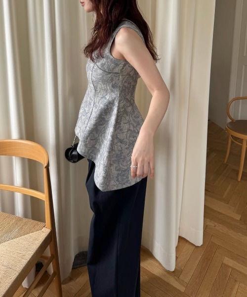 WILLFULLY(ウィルフリー)の「architectural jacquard piping sleeveless tops(Tシャツ/カットソー・レディース・ブルー系その他/ブラック/ナチュラル・FREE)」の13枚目の写真