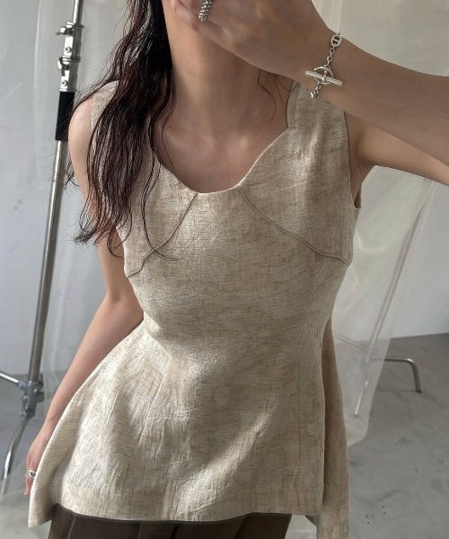 WILLFULLY(ウィルフリー)の「architectural jacquard piping sleeveless tops(Tシャツ/カットソー・レディース・ブルー系その他/ブラック/ナチュラル・FREE)」の5枚目の写真