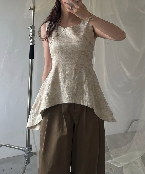 WILLFULLY(ウィルフリー)の「architectural jacquard piping sleeveless tops(Tシャツ/カットソー・レディース・ブルー系その他/ブラック/ナチュラル・FREE)」の6枚目の写真