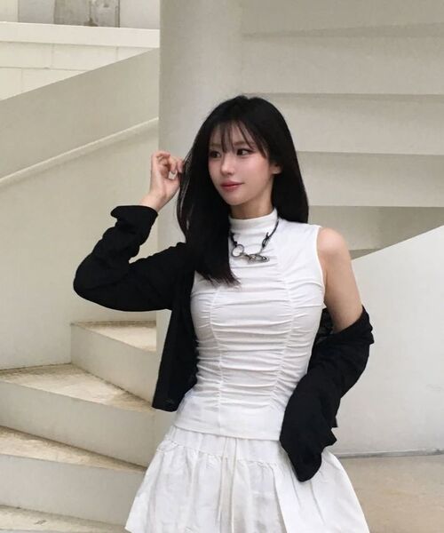 VOONT（ブント）の「Shirring High Neck Sleeveless (IVORY)（Tシャツ/カットソー・レディース・アイボリー・OS）」の2枚目の写真