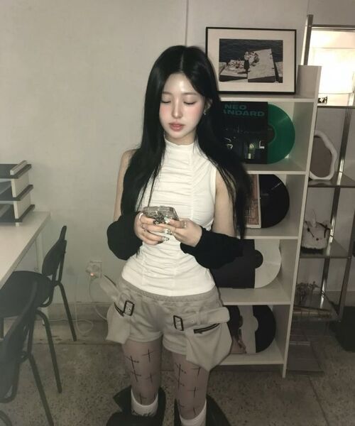 VOONT（ブント）の「Shirring High Neck Sleeveless (IVORY)（Tシャツ/カットソー・レディース・アイボリー・OS）」の3枚目の写真