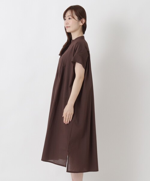 one'sterrace(ワンズテラス)の「スタンドカラー 半袖キャンブリックワンピース(ワンピース・レディース・ダークブラウン系8/ベージュ系8/ブルー系その他7/オレンジ系その他5・02)」の6枚目の写真