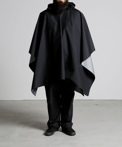 yoshiokubo(ヨシオクボ)の「yoshiokubo ヨシオクボ / PONCHO 防水ポンチョ レインコート / YES23903(ポンチョ・メンズ・ブラック/カーキ/ターコイズブルー・FREE)」の4枚目の写真
