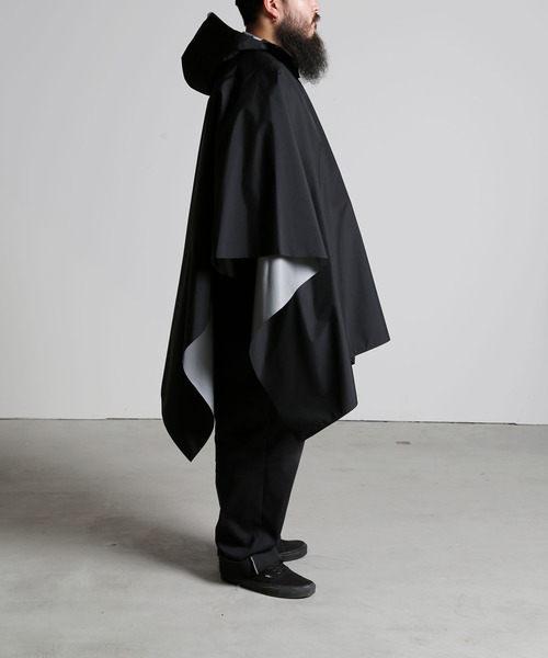 yoshiokubo(ヨシオクボ)の「yoshiokubo ヨシオクボ / PONCHO 防水ポンチョ レインコート / YES23903(ポンチョ・メンズ・ブラック/カーキ/ターコイズブルー・FREE)」の5枚目の写真