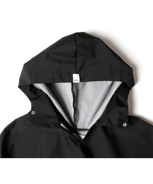 yoshiokubo(ヨシオクボ)の「yoshiokubo ヨシオクボ / PONCHO 防水ポンチョ レインコート / YES23903(ポンチョ・メンズ・ブラック/カーキ/ターコイズブルー・FREE)」の8枚目の写真
