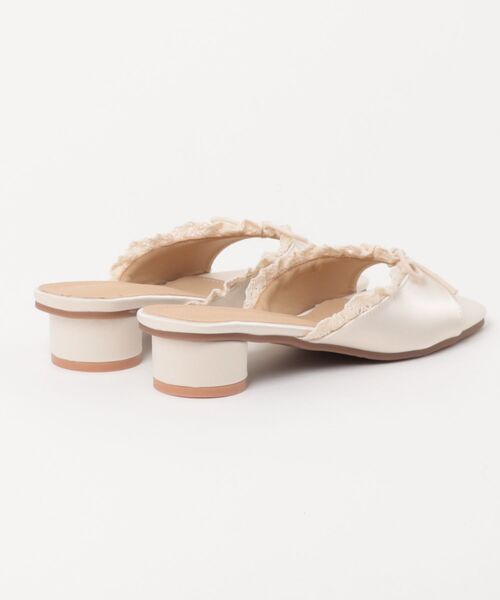 Anely(アネリー)の「レザー調 フロント リボン フリル ミュール(サンダル・レディース・シルバー/アイボリー・22.5cm/23cm/23.5cm/24cm/24.5cm)」の22枚目の写真