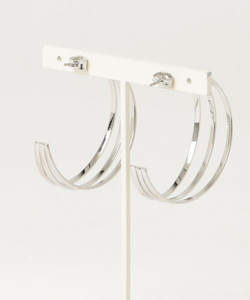 ROSE BUD(ローズバッド)の「THREE LINE PIERCE(ピアス(両耳用)・レディース・シルバー/ゴールド・ONE SIZE)」の3枚目の写真
