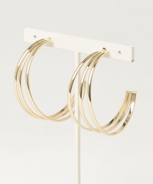 ROSE BUD(ローズバッド)の「THREE LINE PIERCE(ピアス(両耳用)・レディース・シルバー/ゴールド・ONE SIZE)」の11枚目の写真
