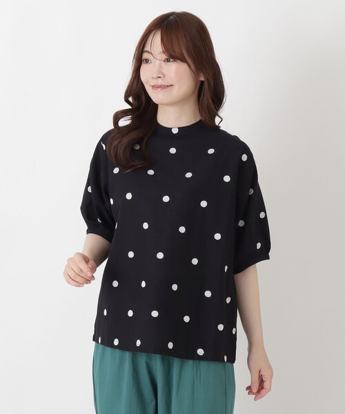 one'sterrace(ワンズテラス)の「綿麻ドット刺繍 パフスリーブブラウス(シャツ/ブラウス・レディース・ネイビー系5/ブラック系8/グレー系その他7・02)」の2枚目の写真