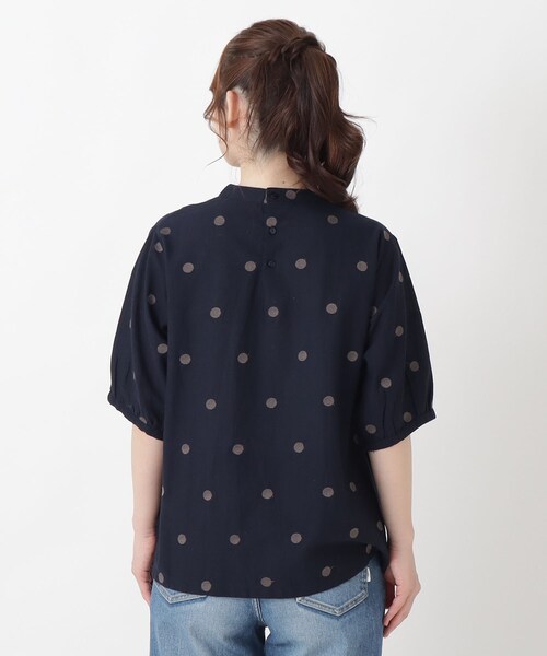 one'sterrace(ワンズテラス)の「綿麻ドット刺繍 パフスリーブブラウス(シャツ/ブラウス・レディース・ネイビー系5/ブラック系8/グレー系その他7・02)」の15枚目の写真