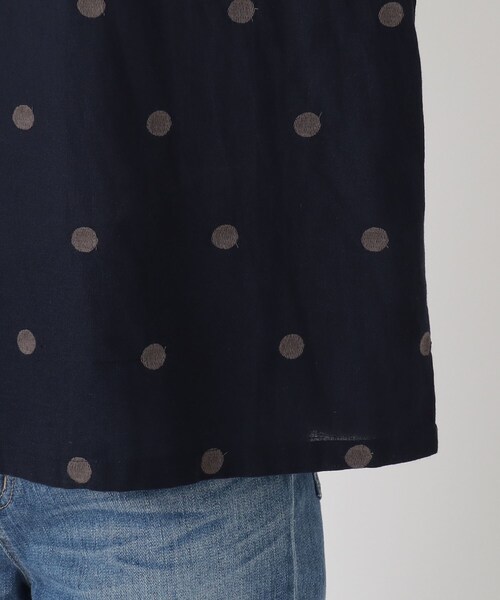 one'sterrace(ワンズテラス)の「綿麻ドット刺繍 パフスリーブブラウス(シャツ/ブラウス・レディース・ネイビー系5/ブラック系8/グレー系その他7・02)」の11枚目の写真