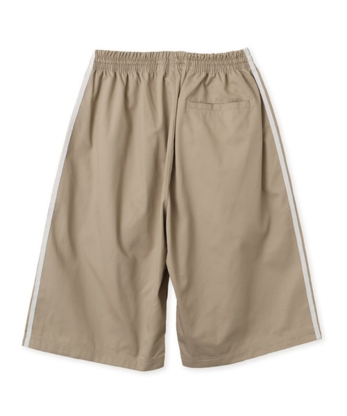 adidas(アディダス)の「adidas ADICOLOR SST COTTON TWILL SHORTS / アディダス アディカラー SST コットン ツイル ショーツ(その他パンツ・メンズ・カーキ・M/L/XL/S/XXL)」の6枚目の写真