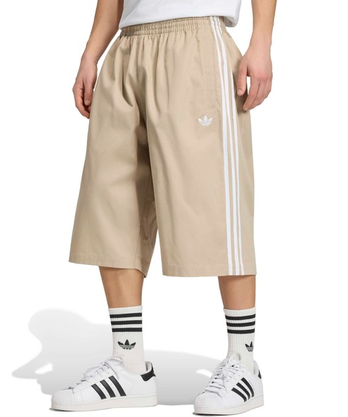 adidas(アディダス)の「adidas ADICOLOR SST COTTON TWILL SHORTS / アディダス アディカラー SST コットン ツイル ショーツ(その他パンツ・メンズ・カーキ・M/L/XL/S/XXL)」の3枚目の写真