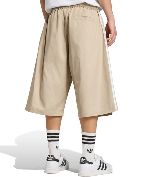 adidas(アディダス)の「adidas ADICOLOR SST COTTON TWILL SHORTS / アディダス アディカラー SST コットン ツイル ショーツ(その他パンツ・メンズ・カーキ・M/L/XL/S/XXL)」の7枚目の写真