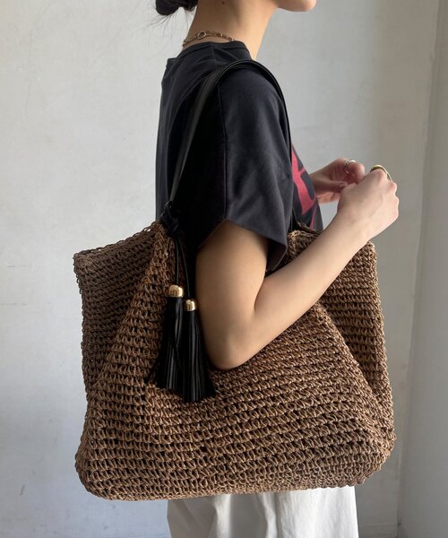 DouDou（ドゥドゥ）の「【WEB限定】タッセル付ペーパーバッグ（ショルダーバッグ・レディース・ベージュ/パープル/ブラウン/グレー・FREE）」の15枚目の写真