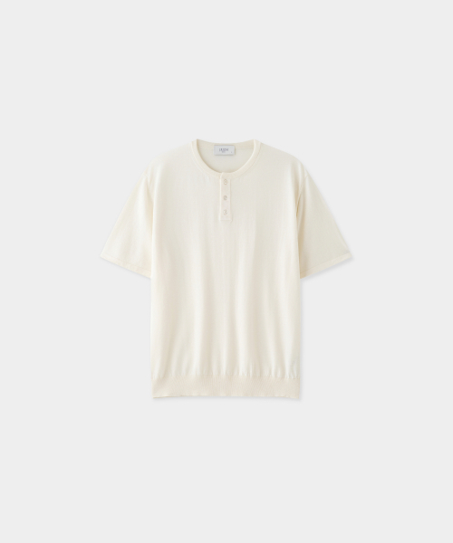 J'RIUM(ジェイリウム)の「レボ サマーエッセンシャル ヘンリーネック ハーフニット アイボリー (Dry Touch)(ニット/セーター・メンズ・その他・MEDIUM/LARGE/X-LARGE)」の2枚目の写真
