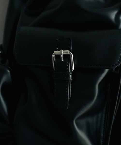 cii(シー)の「【UNISEX】Faux leather metallic backpack / フェイクレザーメタリックリュックサック(バックパック/リュック・メンズ・シルバー/ブラック・FREE)」の18枚目の写真