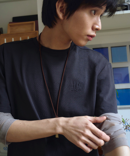 WOOALONG（ウアロン）の「Basic cotton regular t-shirts -CHARCOAL（Tシャツ/カットソー・メンズ・チャコール・LARGE/MEDIUM）」の5枚目の写真