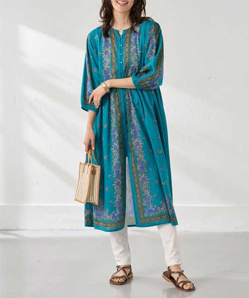 BELLUNA PLUS(ベルーナ)の「花柄プリントワンピース(ワンピース・レディース・チャコール/モスグリーン・X-LARGE/LARGE/MEDIUM)」の6枚目の写真